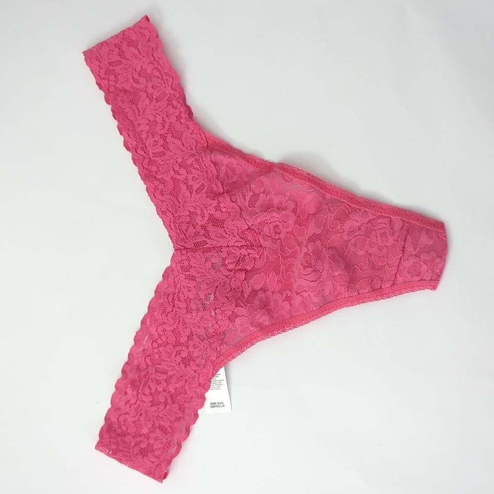 Hanky Panky Signature Lace Original Rise Thong - Pastel Red